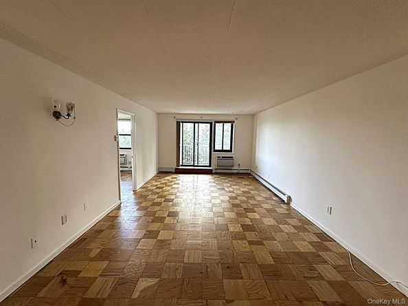 1085 Warburton Avenue 121, Yonkers NY 10701