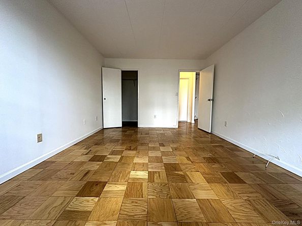 1085 Warburton Avenue 121, Yonkers NY 10701