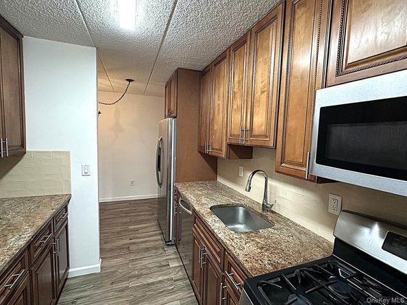 1085 Warburton Avenue 121, Yonkers NY 10701