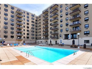 1085 Warburton Avenue