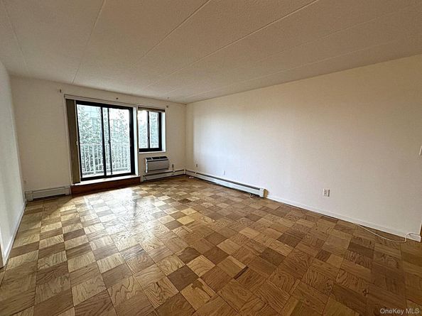 1085 Warburton Avenue 121, Yonkers NY 10701