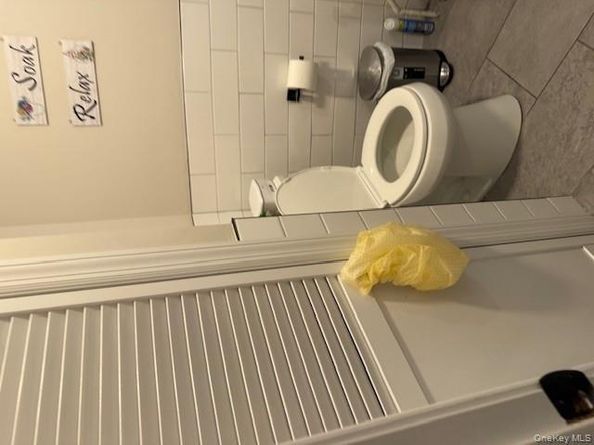 679 E 241st Street, Bronx NY 10470