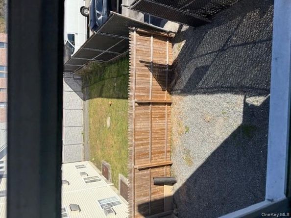 679 E 241st Street, Bronx NY 10470