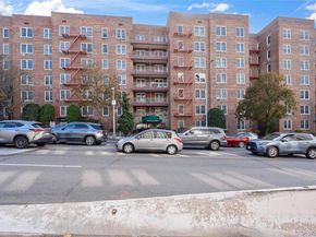 241-20 Northern Boulevard  5B, Douglaston NY 11362