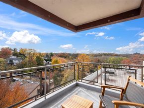 241-20 Northern Boulevard  5B, Douglaston NY 11362