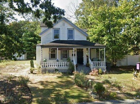 18 Woodland Drive, East Islip NY 11730