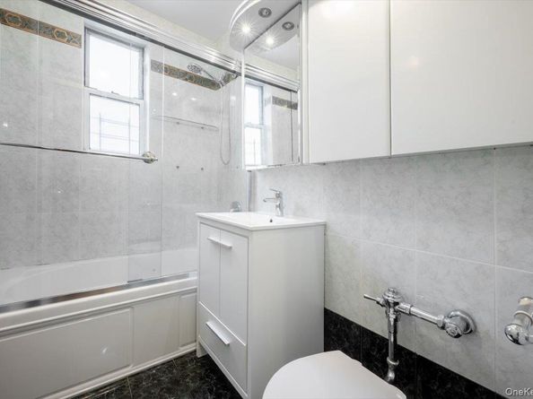 65-65 Wetherole Street 4M, Rego Park NY 11374