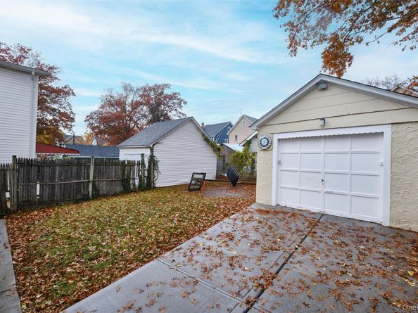 109-15 200th Street, Saint Albans NY 11412