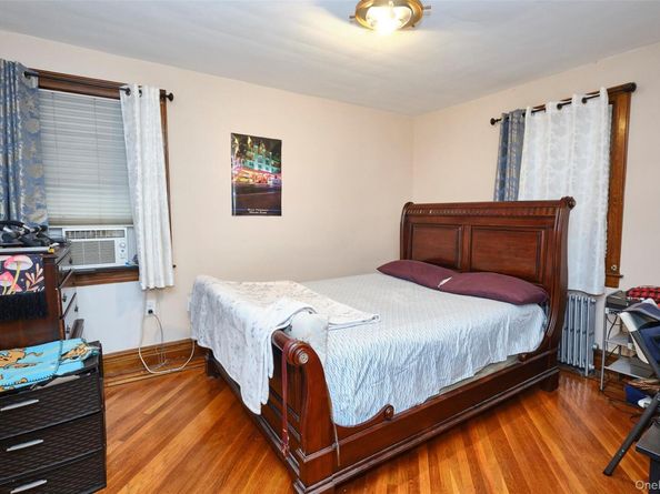 109-15 200th Street, Saint Albans NY 11412