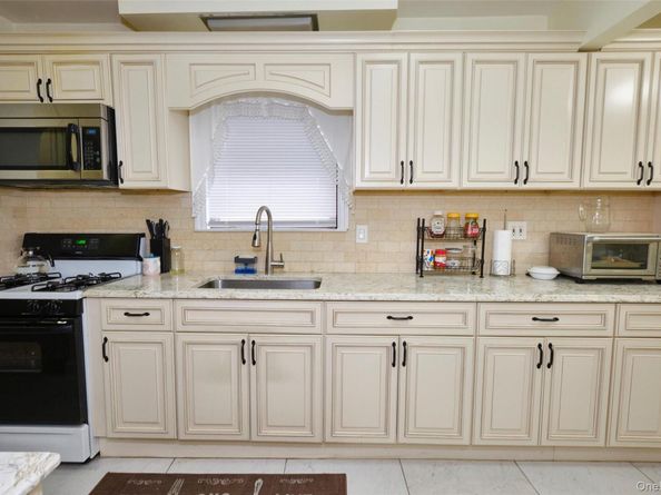 109-15 200th Street, Saint Albans NY 11412