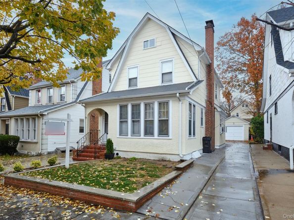 109-15 200th Street, Saint Albans NY 11412