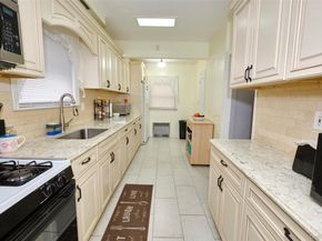 109-15 200th Street, Saint Albans NY 11412