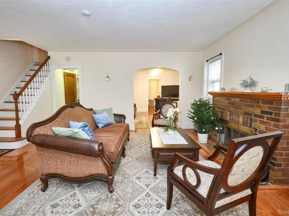 109-15 200th Street, Saint Albans NY 11412