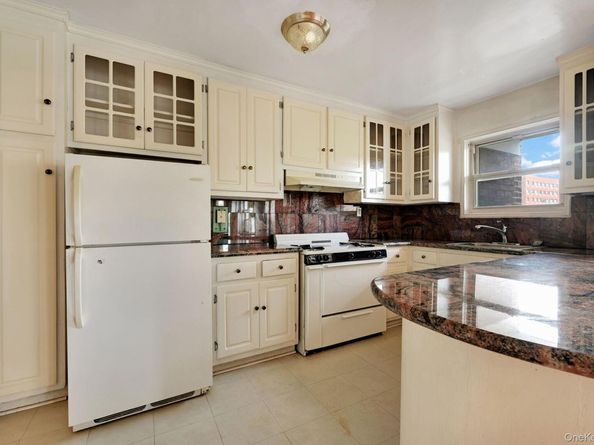 3131 Grand Concourse 3C, Bronx NY 10468