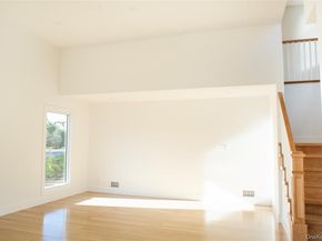 6 Clearmeadow Court, Woodbury NY 11797