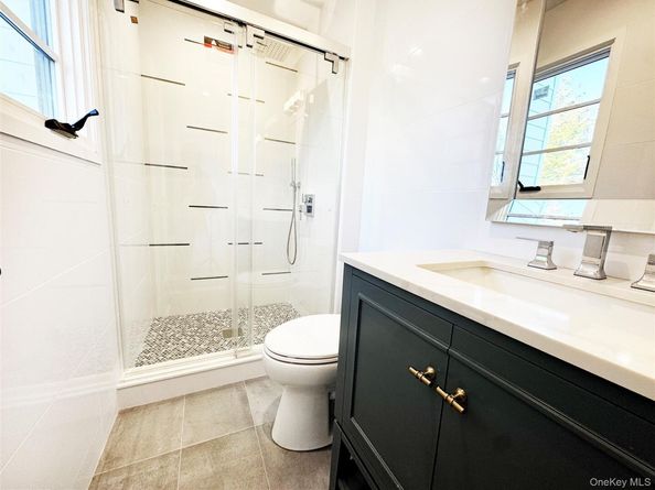 6 Clearmeadow Court, Woodbury NY 11797