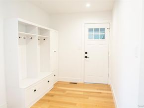 6 Clearmeadow Court, Woodbury NY 11797