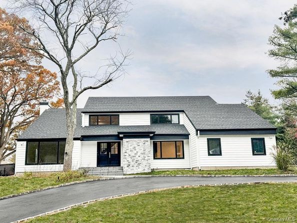 6 Clearmeadow Court, Woodbury NY 11797