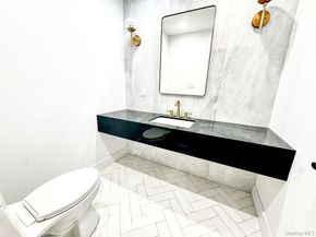 6 Clearmeadow Court, Woodbury NY 11797