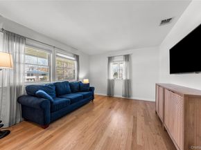 18 Lynx Lane, East Setauket NY 11733