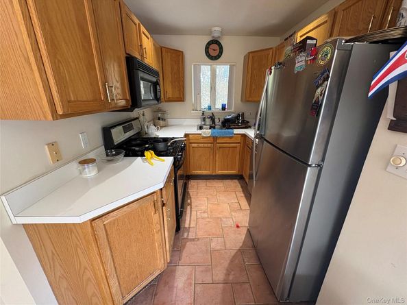 3 Vine Street, Hampton Bays NY 11946