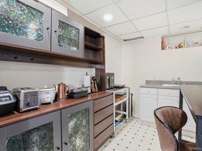 59 Homecrest Court, Oceanside NY 11572