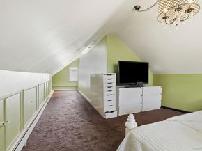 59 Homecrest Court, Oceanside NY 11572