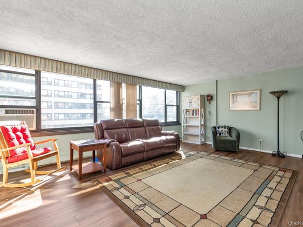 7-25 166 2A, Beechhurst NY 11357