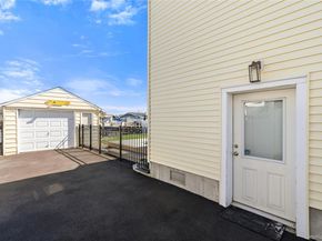 185 East Drive, Copiague NY 11726