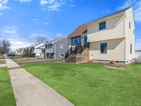 185 East Drive, Copiague NY 11726