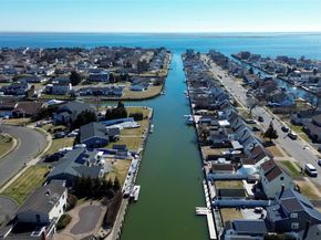 185 East Drive, Copiague NY 11726