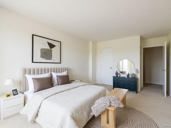 4140 Union Street 17H, Flushing NY 11355