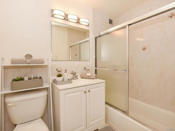 4140 Union Street 17H, Flushing NY 11355