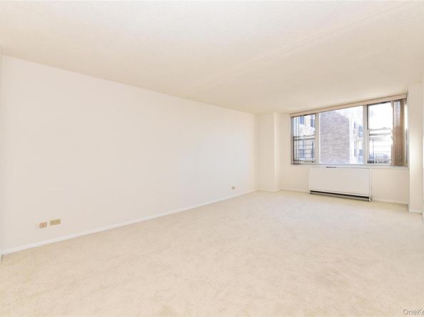 4140 Union Street 17H, Flushing NY 11355