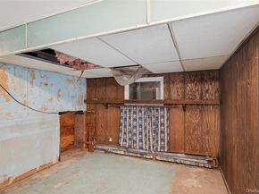 11 Mackay Drive, Hauppauge NY 11788