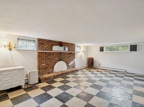 11 Mackay Drive, Hauppauge NY 11788