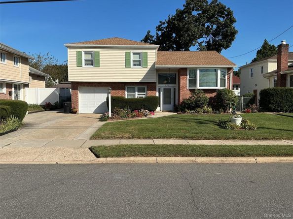 537 Church Street, Westbury NY 11590