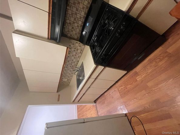 196-61 69 Avenue 1st FL, Fresh Meadows NY 11365