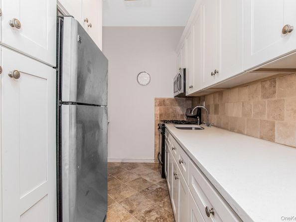 365 Bronx River Road LH, Yonkers NY 10704