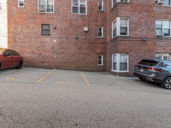 365 Bronx River Road LH, Yonkers NY 10704