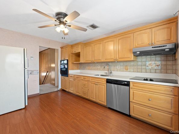 444 S 6th Street, Lindenhurst NY 11757