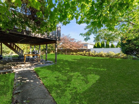 444 S 6th Street, Lindenhurst NY 11757