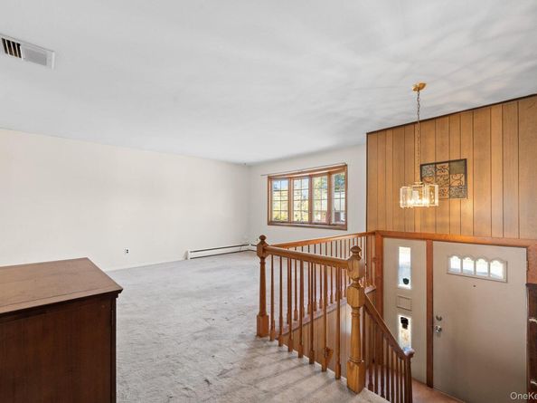 444 S 6th Street, Lindenhurst NY 11757