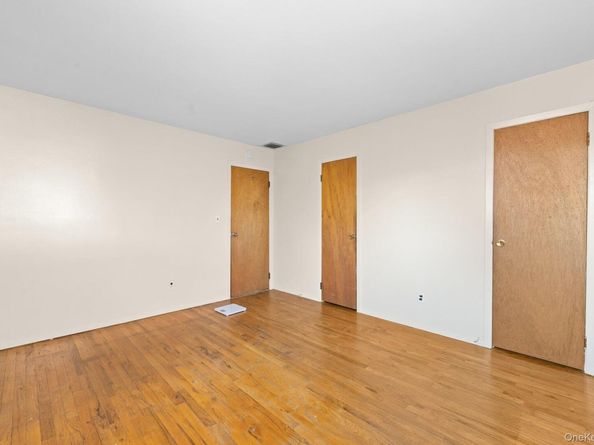 444 S 6th Street, Lindenhurst NY 11757