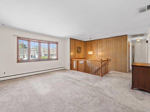 444 S 6th Street, Lindenhurst NY 11757