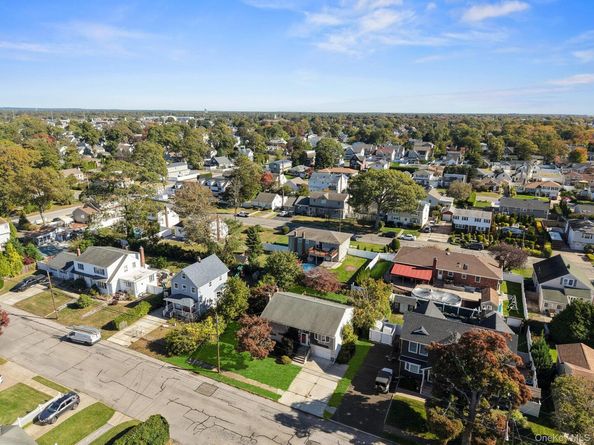 444 S 6th Street, Lindenhurst NY 11757