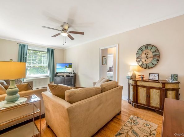 30-31 Hobart Street 6N, Woodside NY 11377