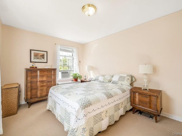 30-31 Hobart Street 6N, Woodside NY 11377