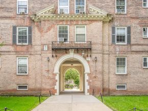30-31 Hobart Street 6N, Woodside NY 11377