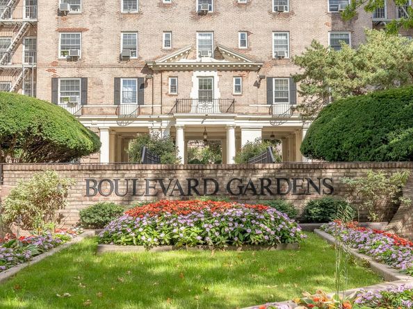 30-31 Hobart Street 6N, Woodside NY 11377
